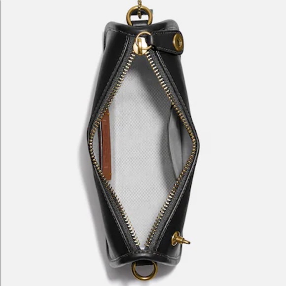 Coach shoulder purse. - Picture 2 of 4